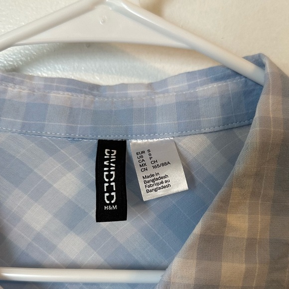 H&M Button up Top - Picture 3 of 3